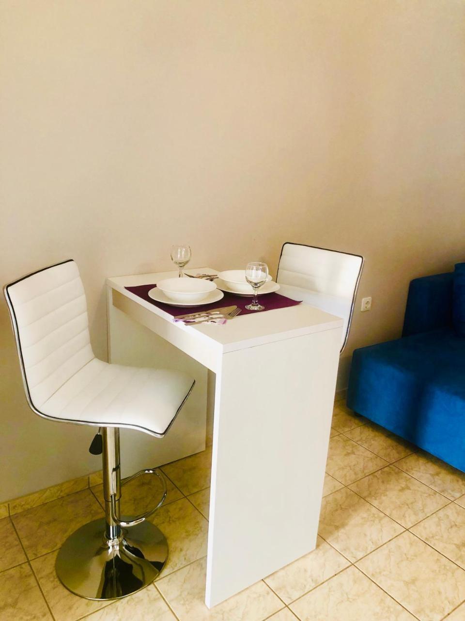 Lovely Apartments D Patras Bagian luar foto
