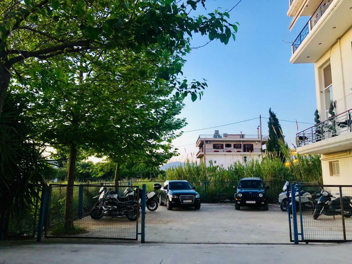 Lovely Apartments D Patras Bagian luar foto